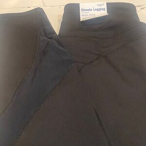 Old Navy womens size M black Elevate Leggings